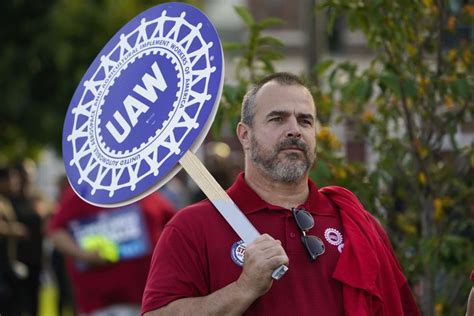 First offer from General Motors falls short of demands by the United Auto Workers, but it’s a start